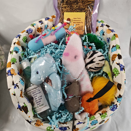 Cuddle Cup dig Box  Lots of toys Great for Hedgehogs & Exotics